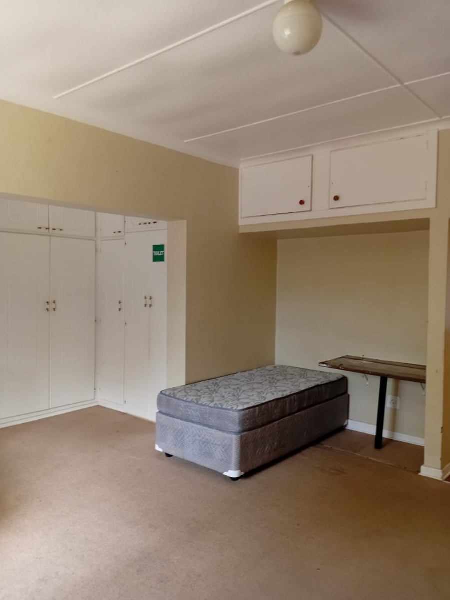 6 Bedroom Property for Sale in Park West Free State